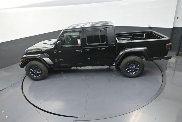 New 2026 Black Clear-Coat Exterior Paint Jeep 85th Anniversary Edition image 14