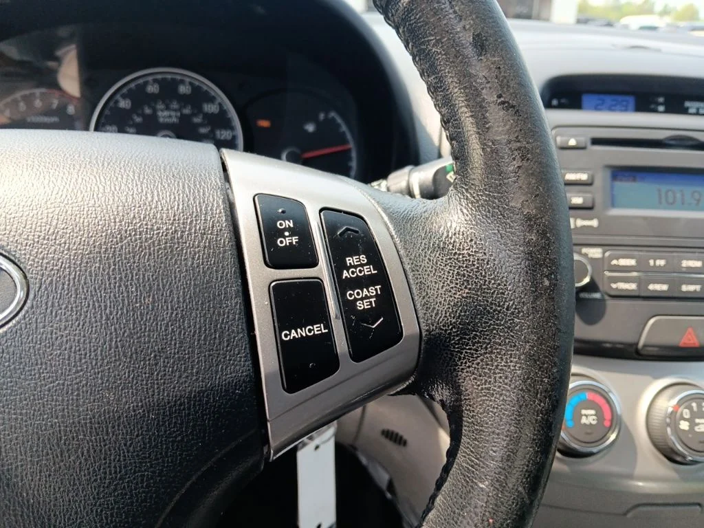 Used 2010 Regatta Blue Pearl Hyundai SE image 17