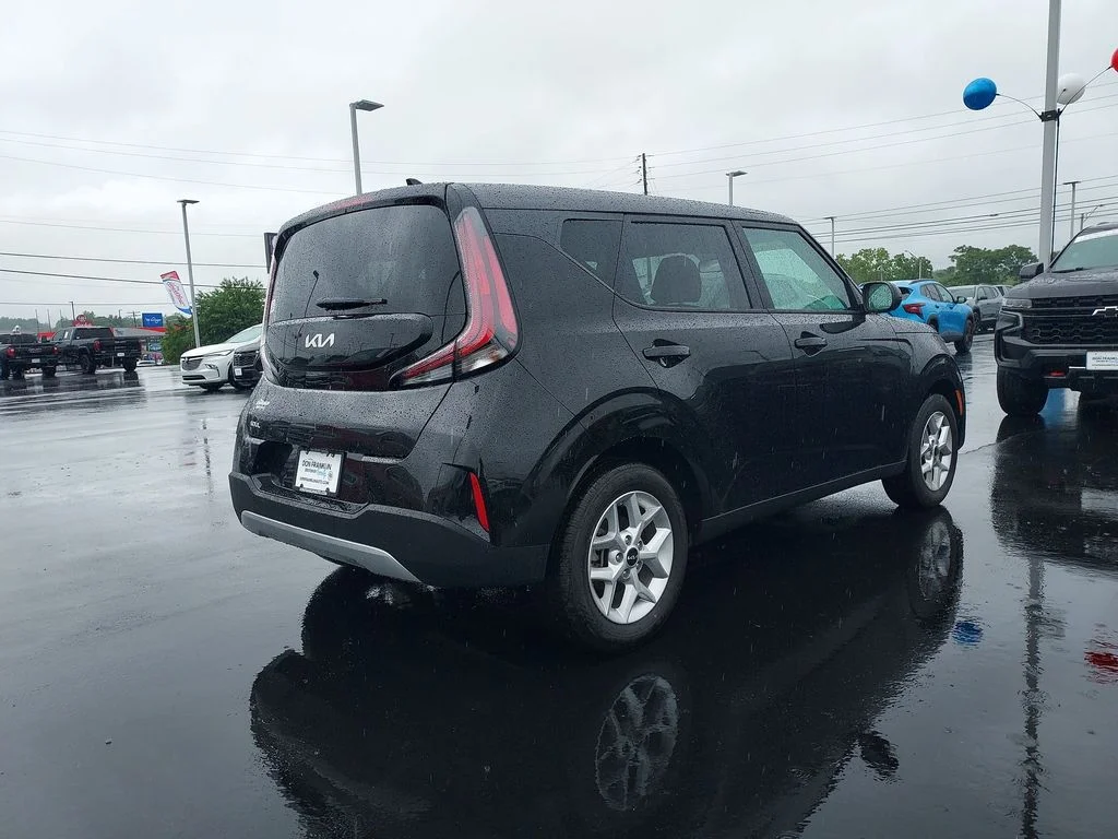 Used 2025 Black Kia LX image 8