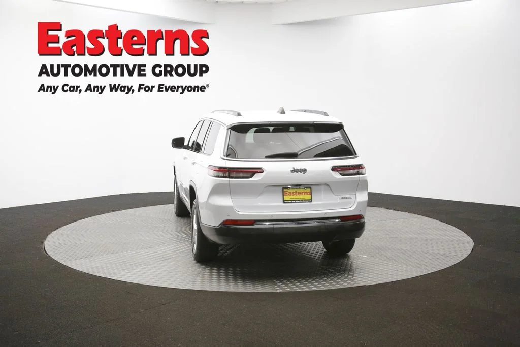 Used 2023 White Jeep Laredo image 40