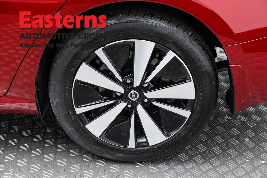 Used 2022 Red Nissan 2.5 SV image 30