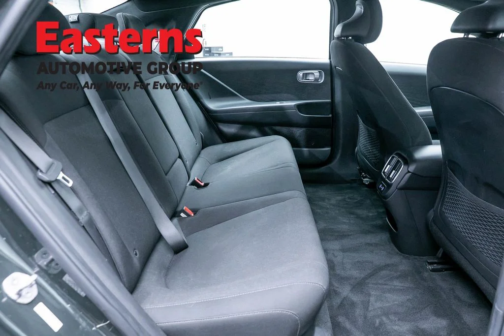 Used 2024 Green Hyundai SE image 22