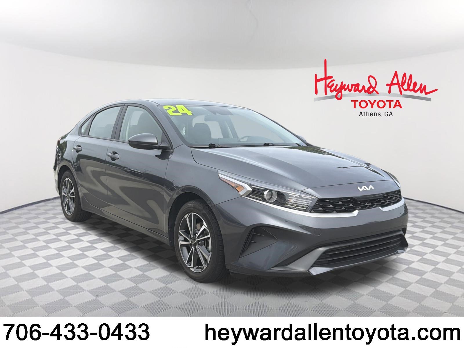 2024 Kia Forte LXS AT's photo