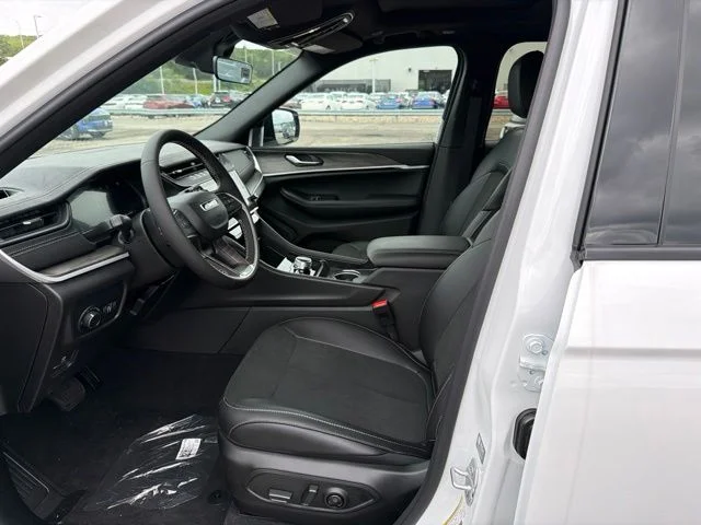 New 2026 White Jeep Altitude image 12