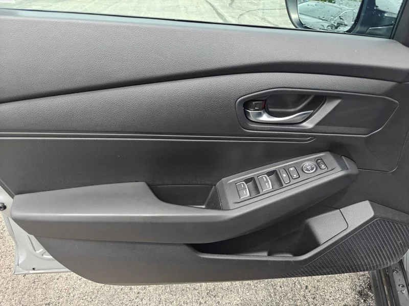 Used 2025  Honda LX image 13