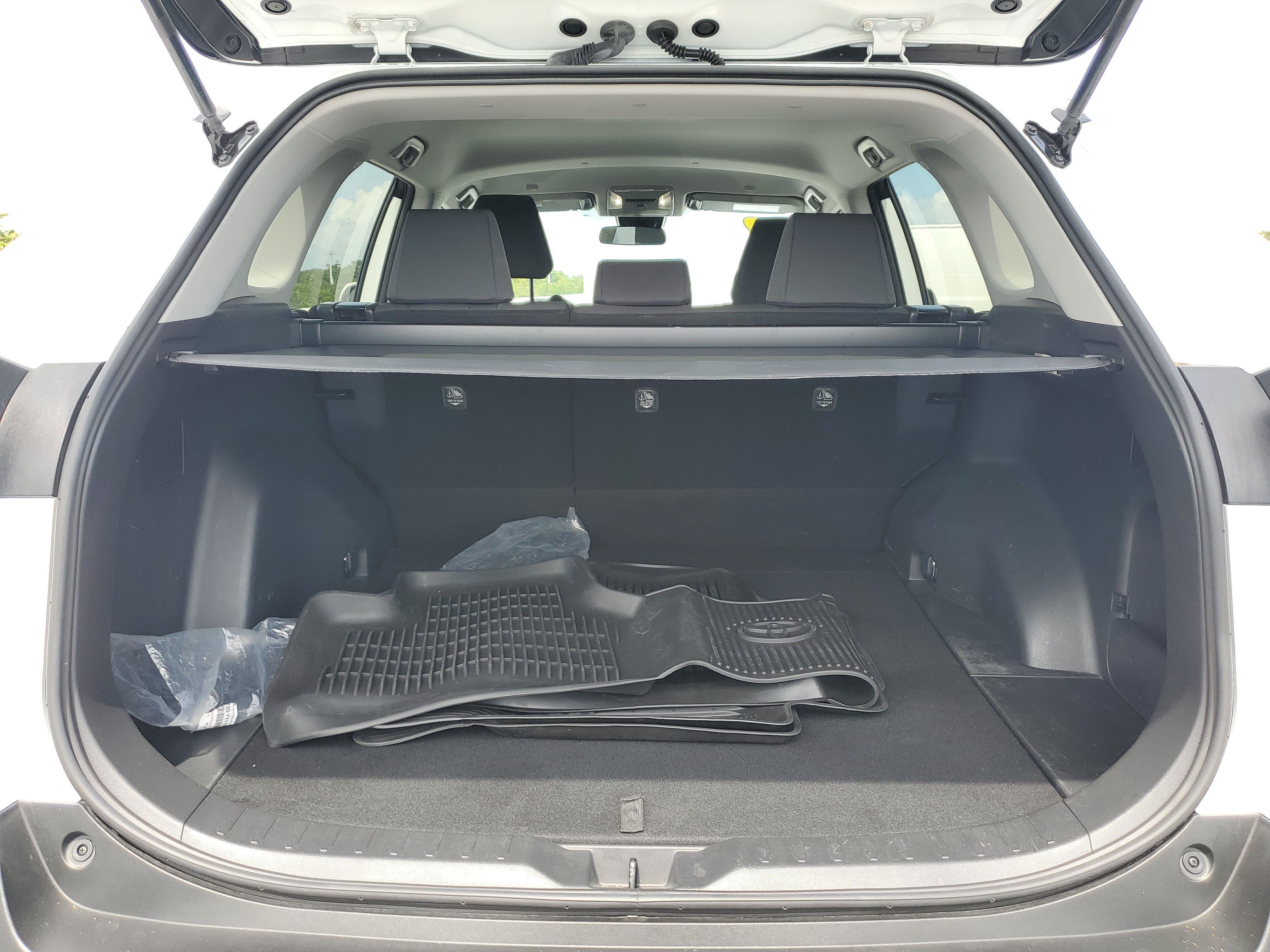 Used 2024 Ice Toyota XLE image 9