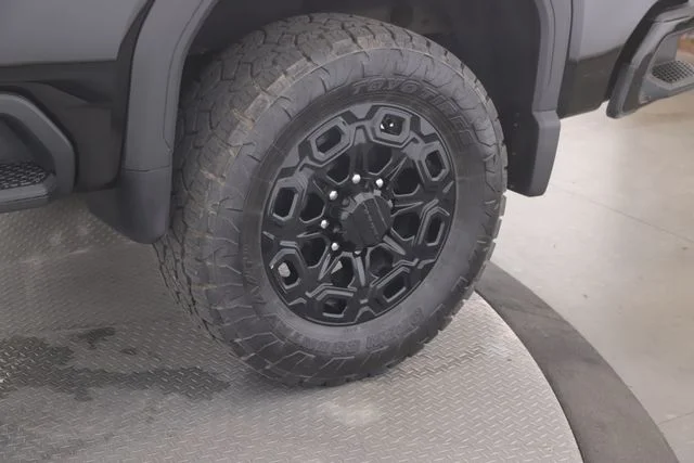 Used 2025 Black GMC Denali image 14