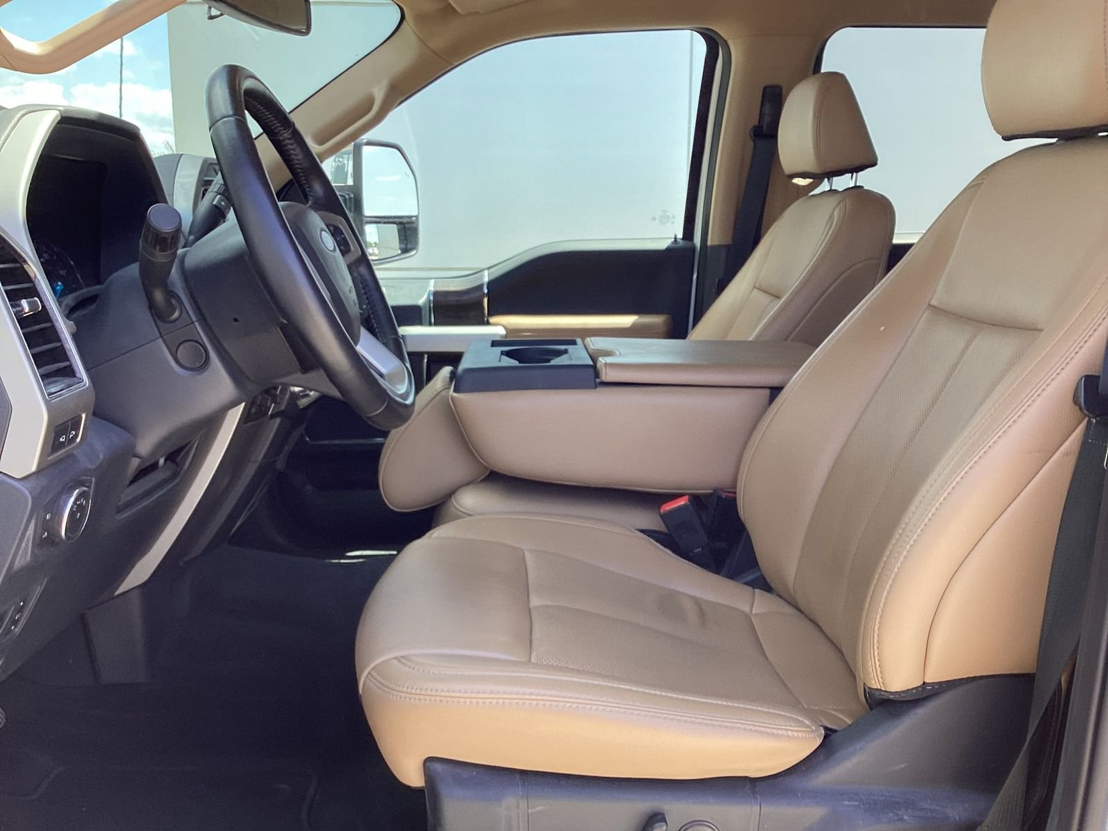 Used 2022 Star White Ford Lariat image 5