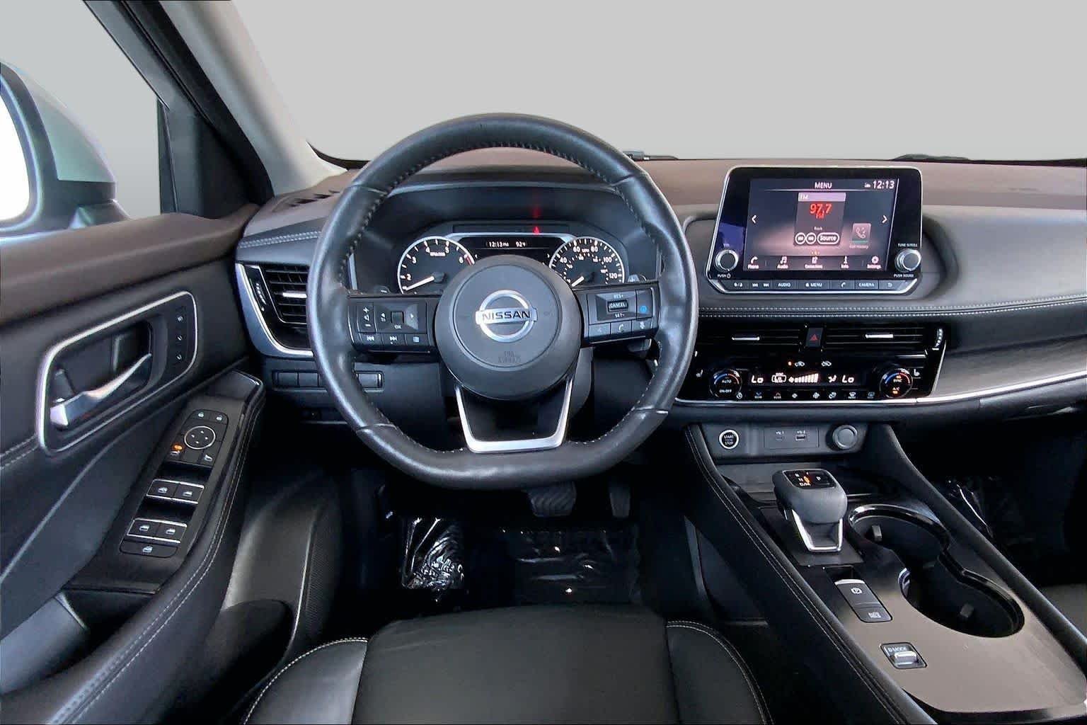 Used 2021 Brilliant Silver Metallic Nissan SL image 6