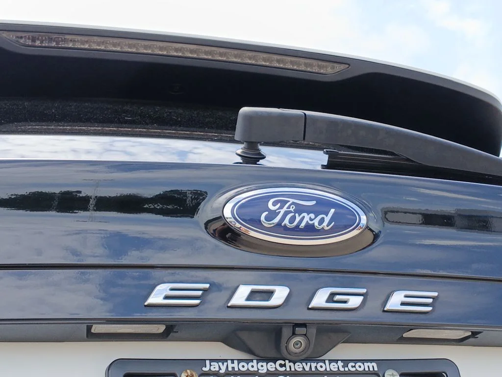 Used 2022 White Ford SEL image 33