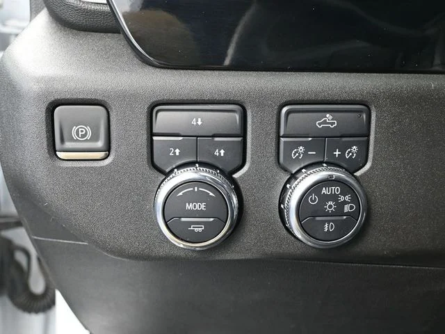 2025 GMC Sierra 3500HD SLE - Photo 34