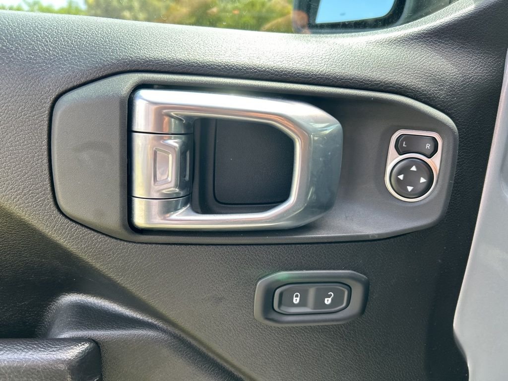 2024 Jeep Wrangler 4-Door Rubicon - Photo 11
