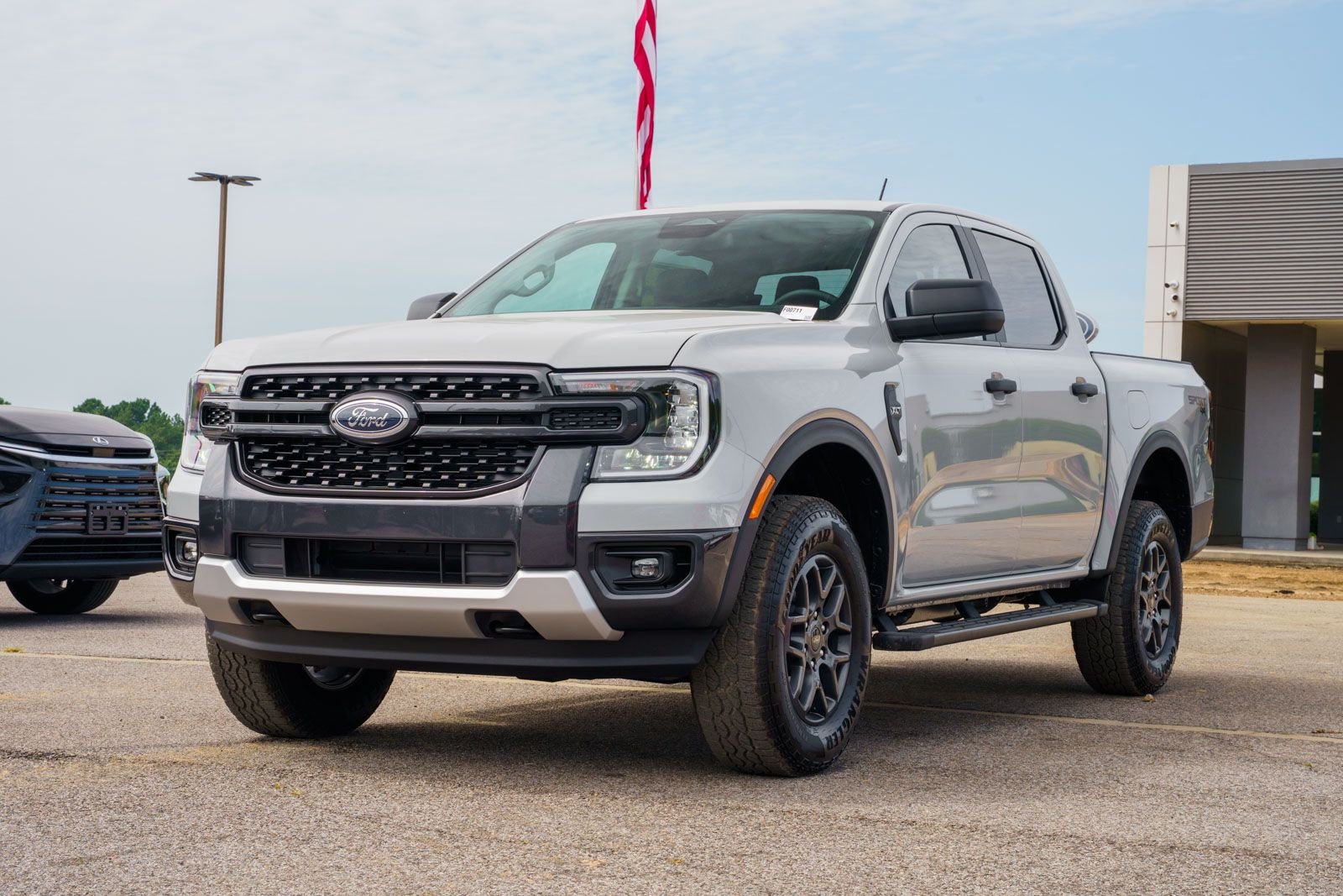 New 2026 Avalanche Ford XLT image 2