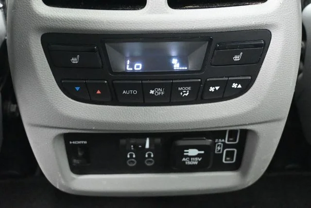 2022 Honda Pilot Touring - Photo 23