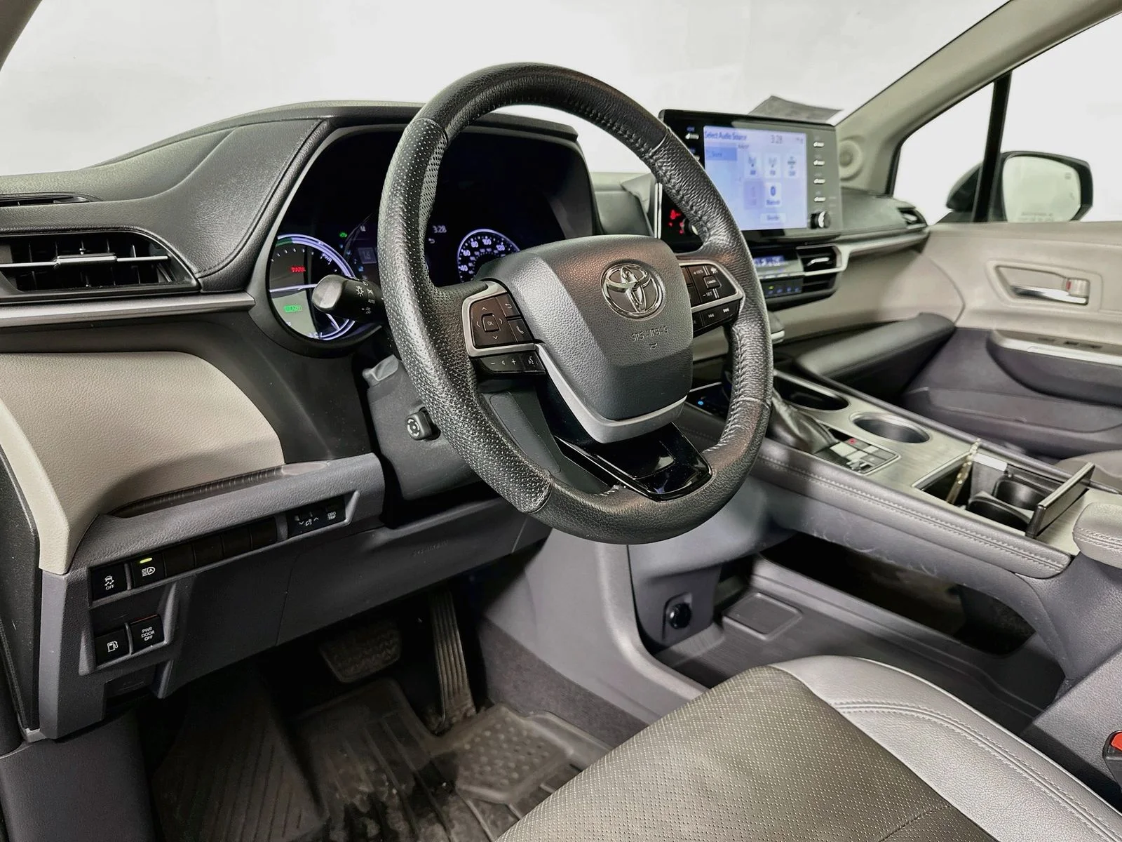 Used 2022 Midnight Black Metallic Toyota Limited image 9