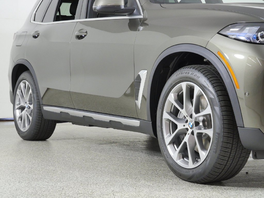 New 2026 Manhattan Green Metallic BMW xDrive50e image 6