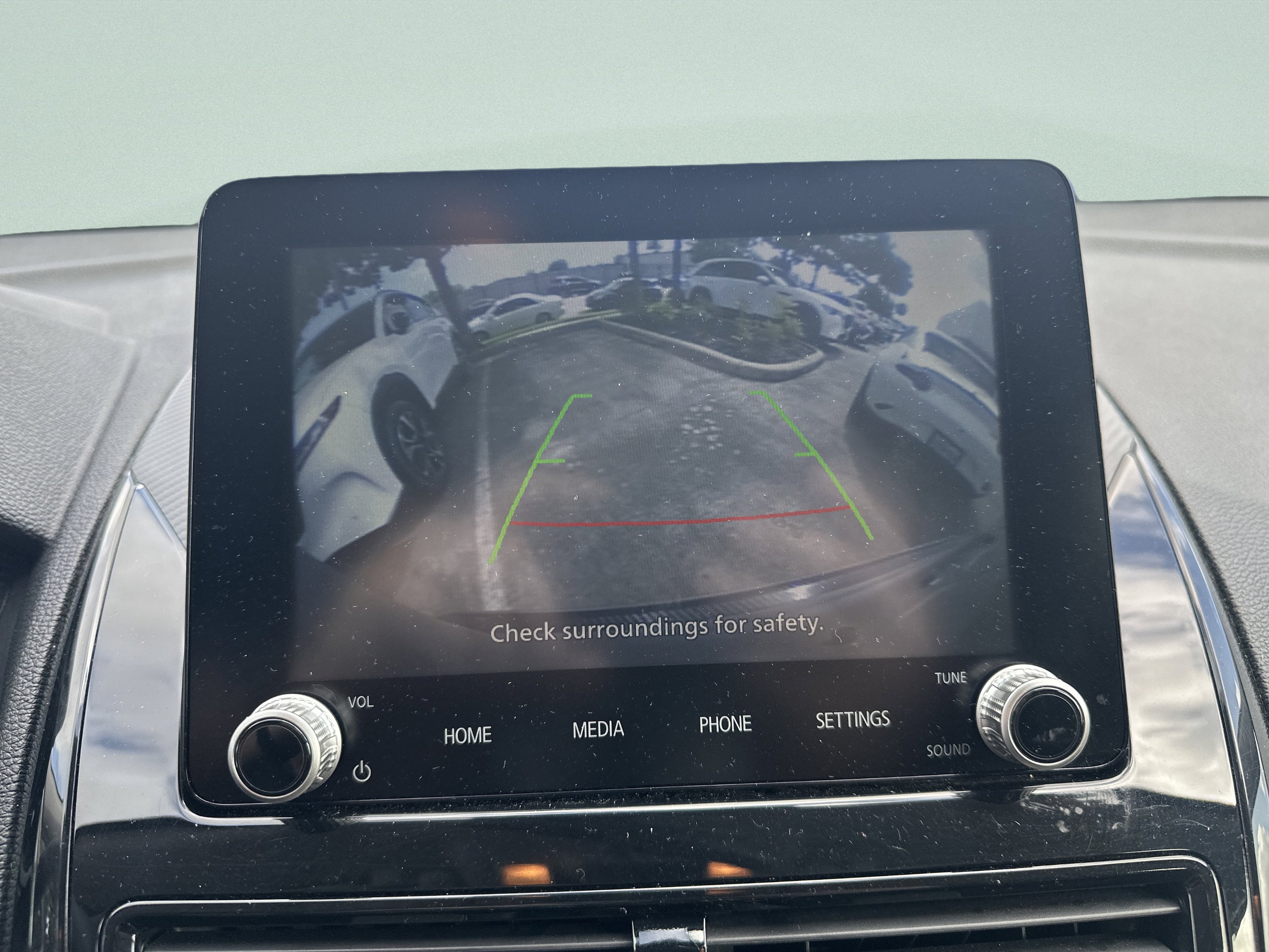 Used 2025 Silver Mitsubishi LE image 17