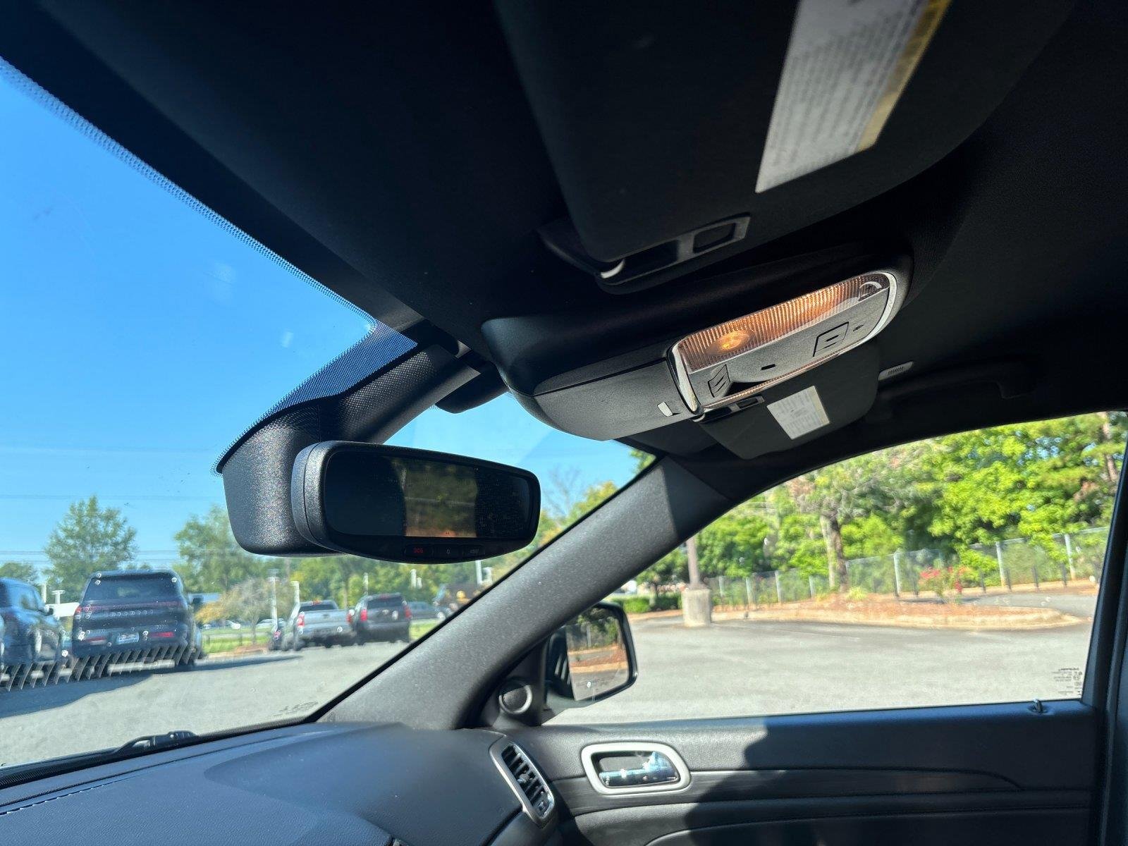 Used 2020 Granite Crystal Metallic Clearcoat Jeep Altitude image 30