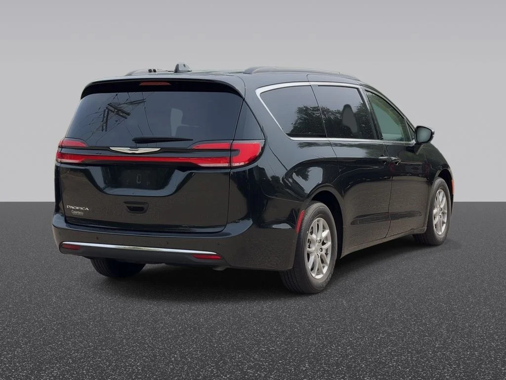 Used 2021 Black Chrysler Touring image 3
