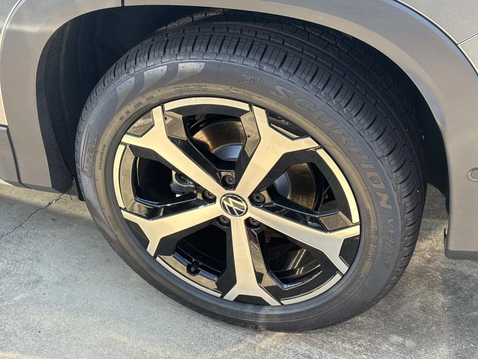 New 2026 Gray Volkswagen 2.0T SE image 3
