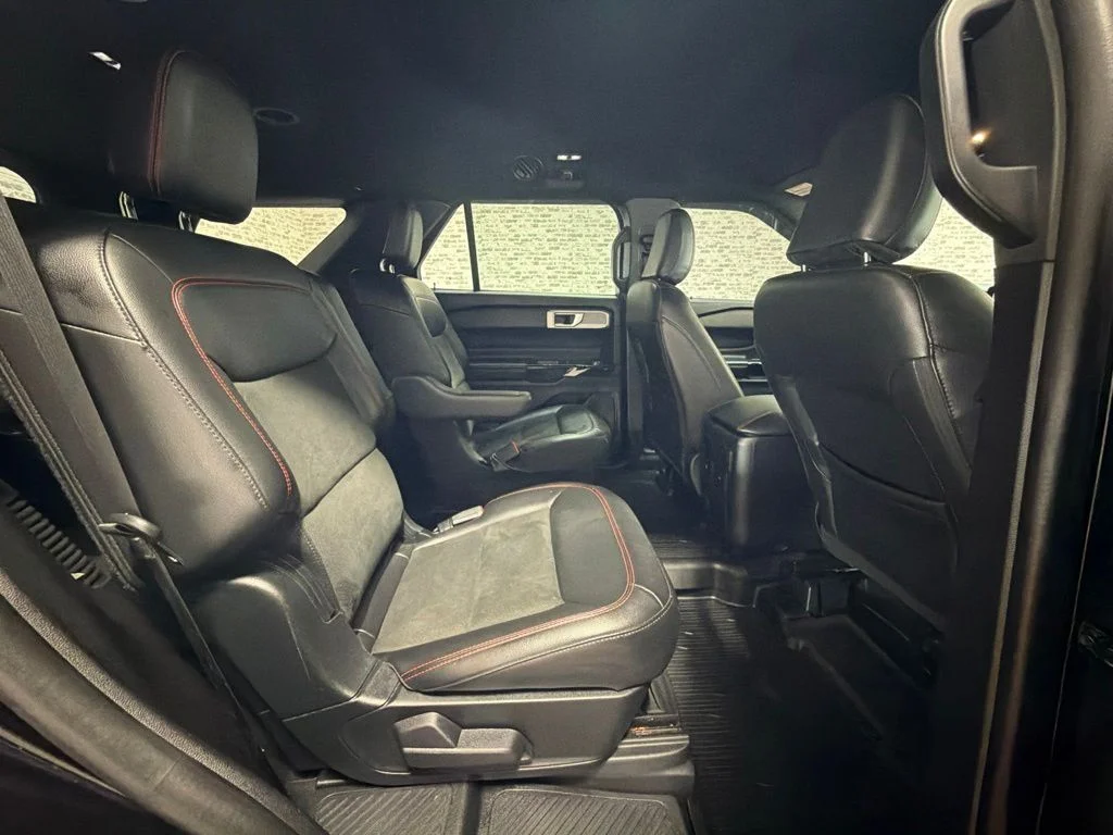 Used 2022 Agate Black Metallic Ford ST-Line image 12