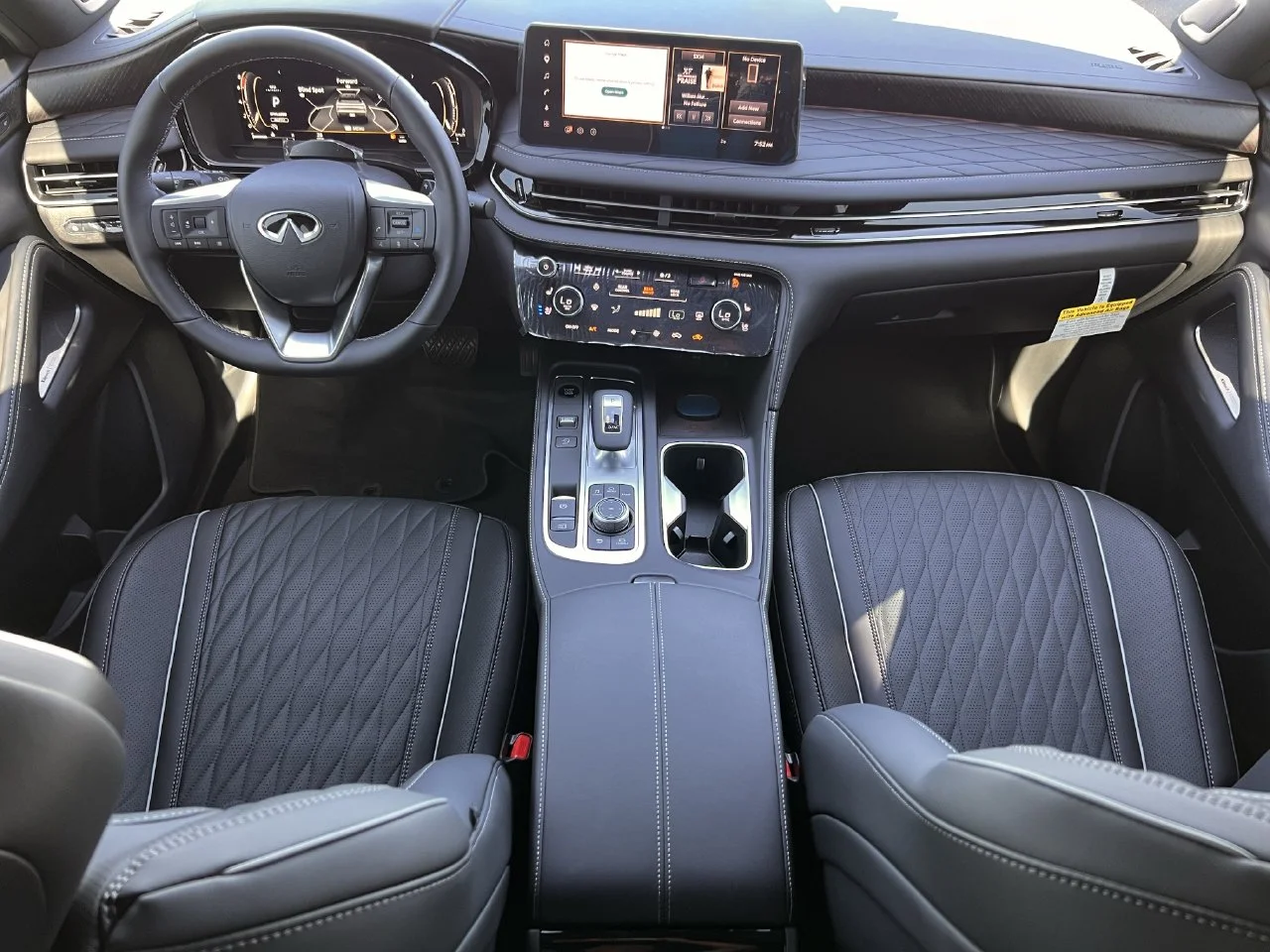 New 2027 2T RAD WHT INFINITI Autograph AWD image 9