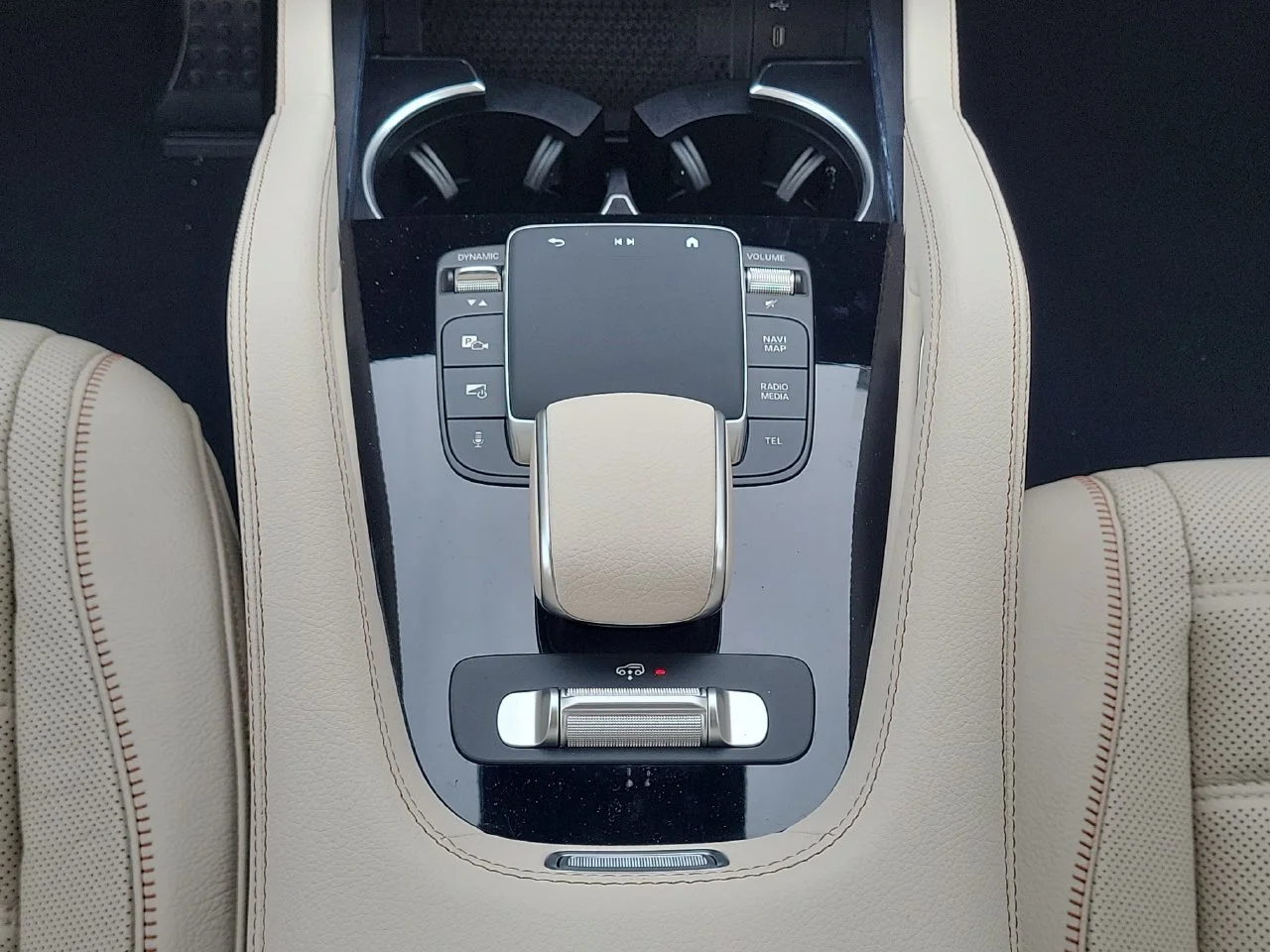 New 2027 MANUFAKTUR Moonlight White Metallic Mercedes-Benz GLS 450 image 20