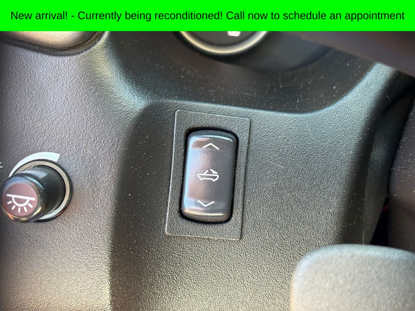 Used 2006 Arctic White Chevrolet Base image 13