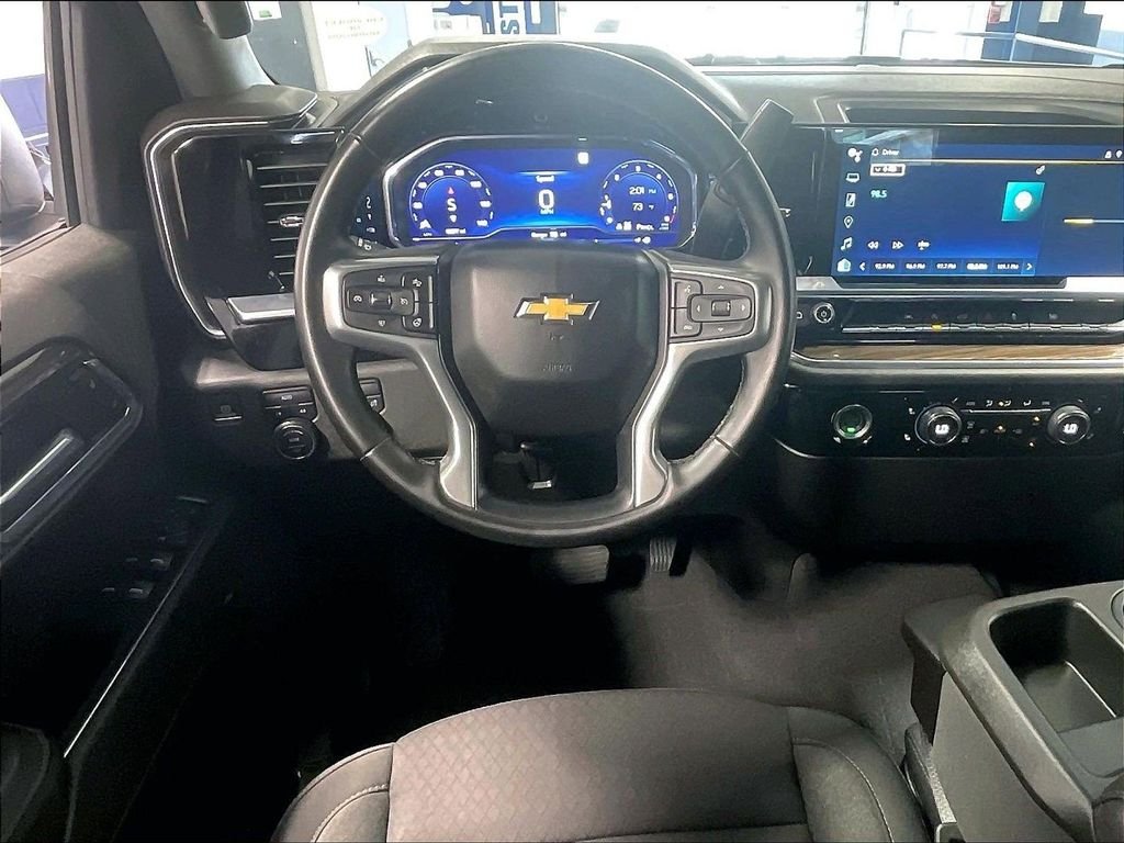 Used 2023 Gray Chevrolet LT image 17