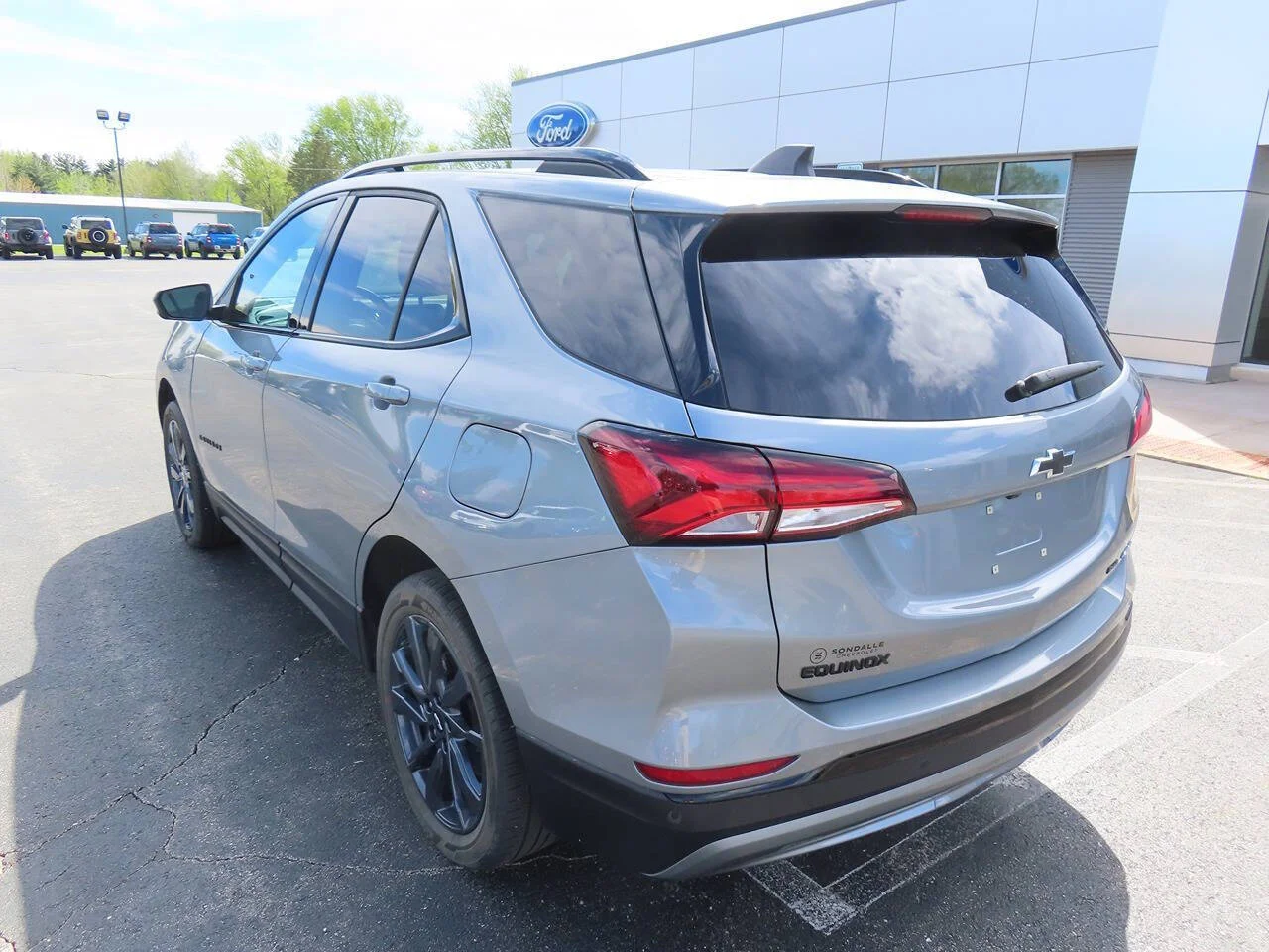 Used 2024 Sterling Gray Metallic Chevrolet RS 4x4 4dr SUV image 6