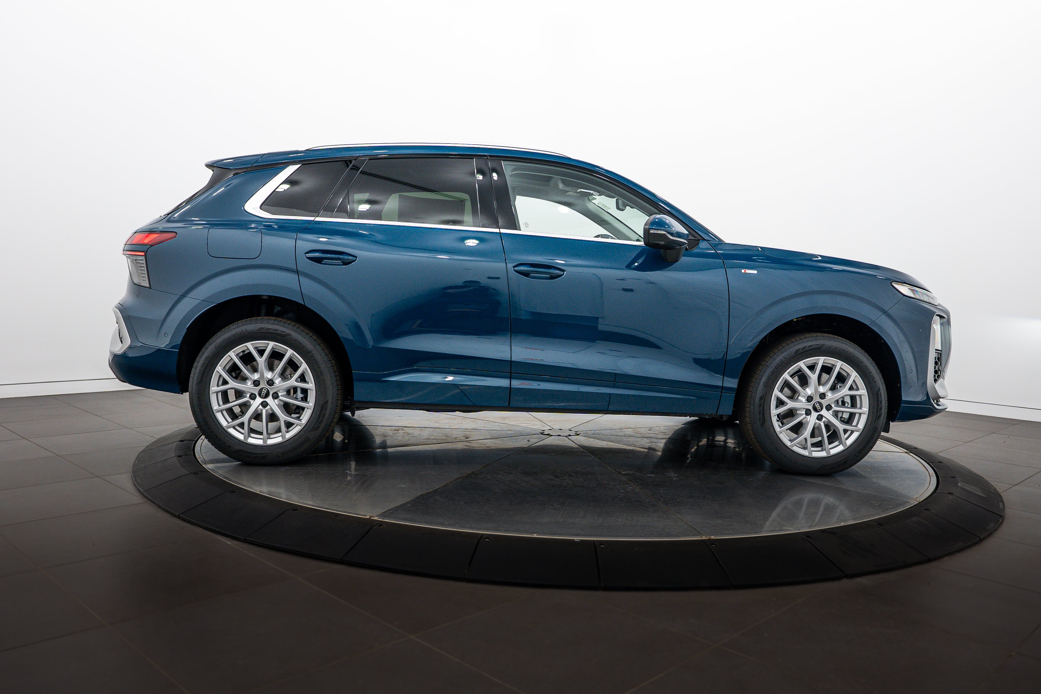 New 2026 Blue Audi S line image 3