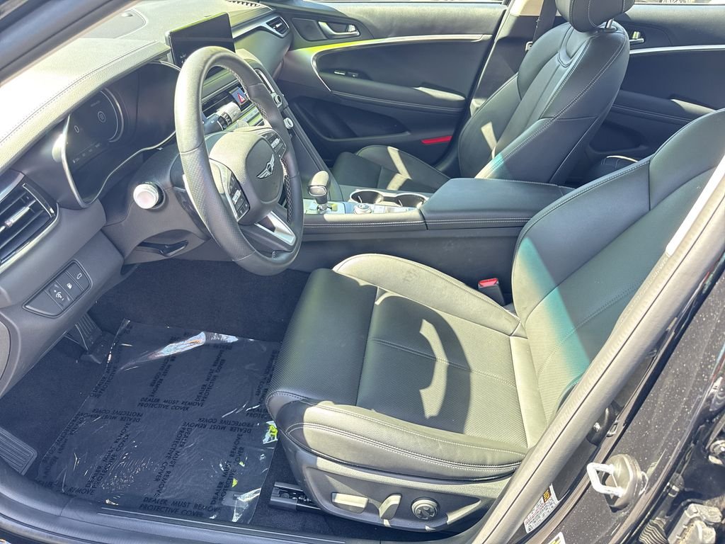 Used 2025 Black Genesis 2.5T image 9