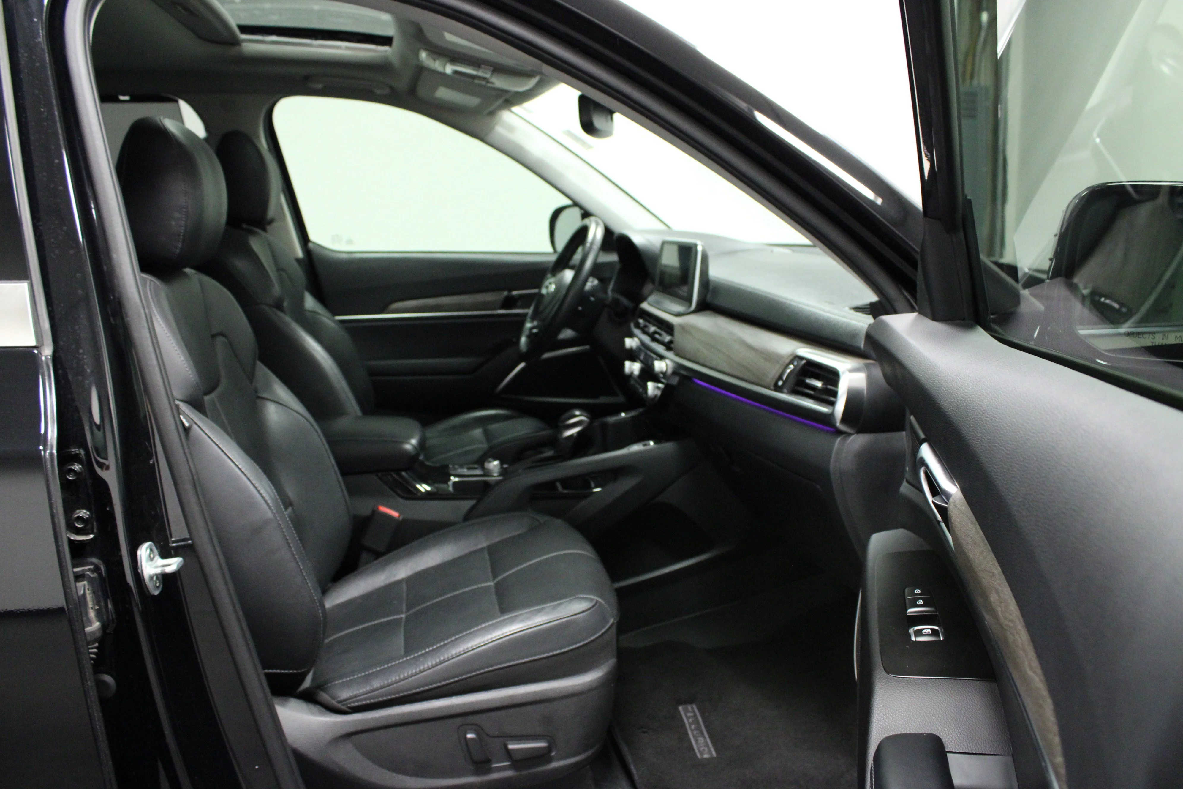 Used 2020 Ebony Black Kia SX image 17