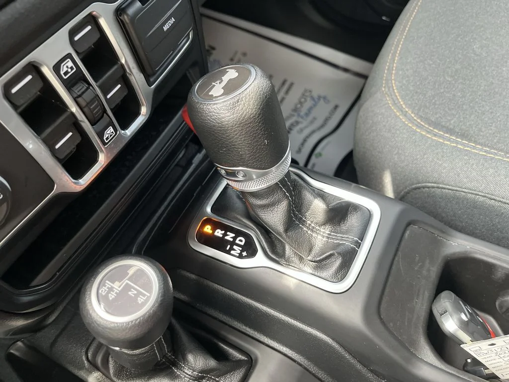Used 2024 Black Jeep Sport S image 19
