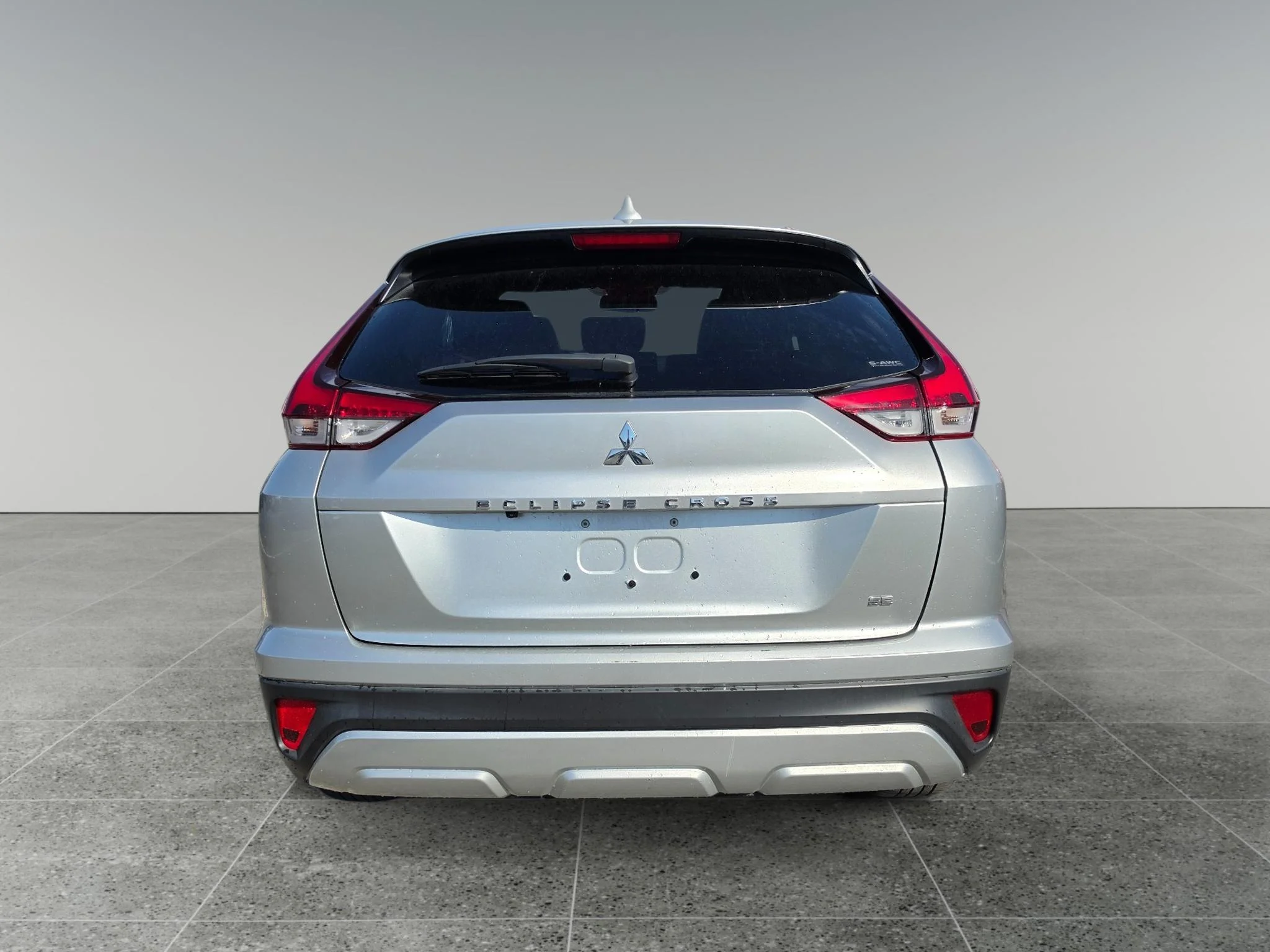 Used 2025 Alloy Silver Metallic Mitsubishi SE image 5