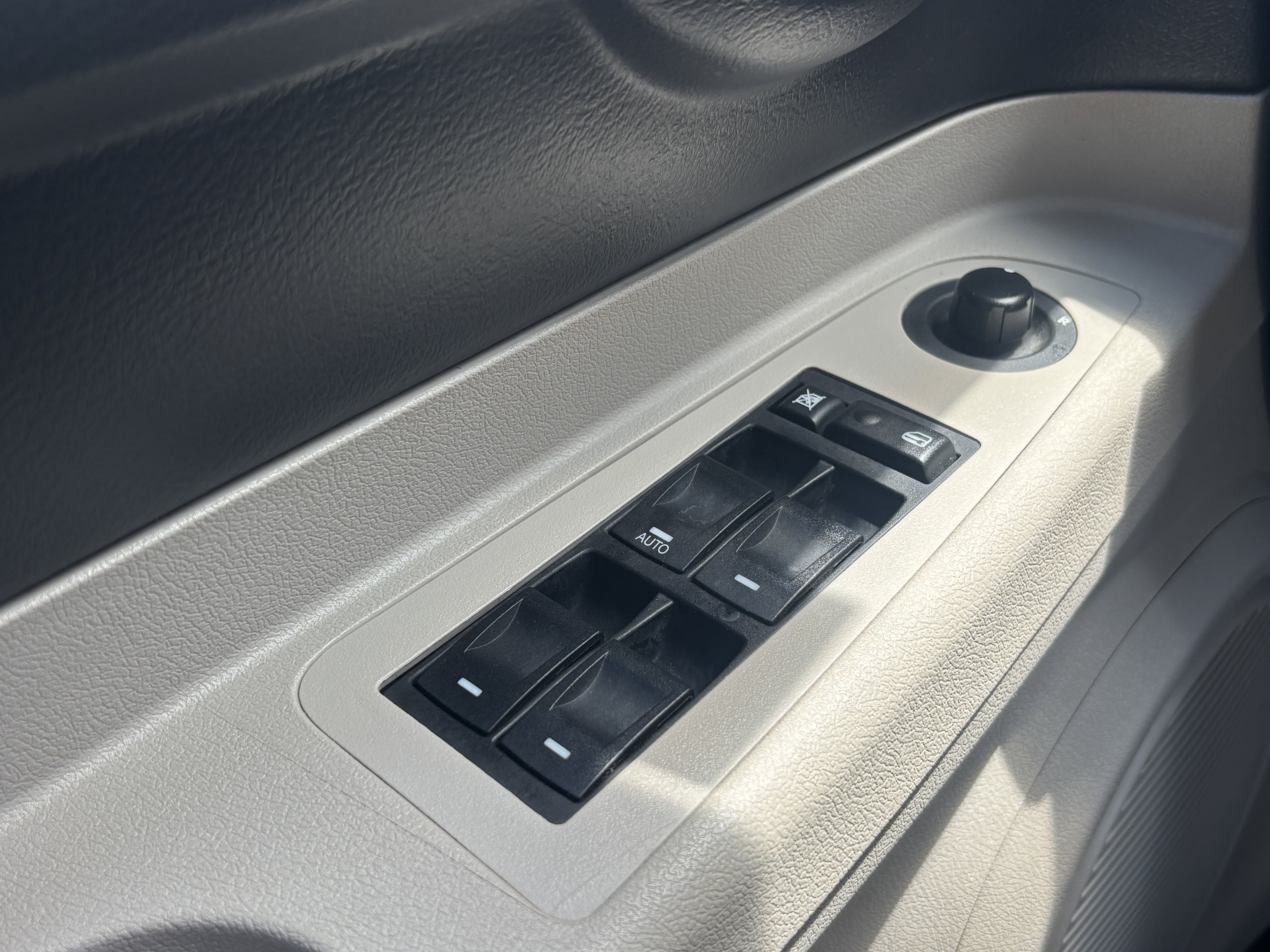 Used 2006  Dodge R/T image 19