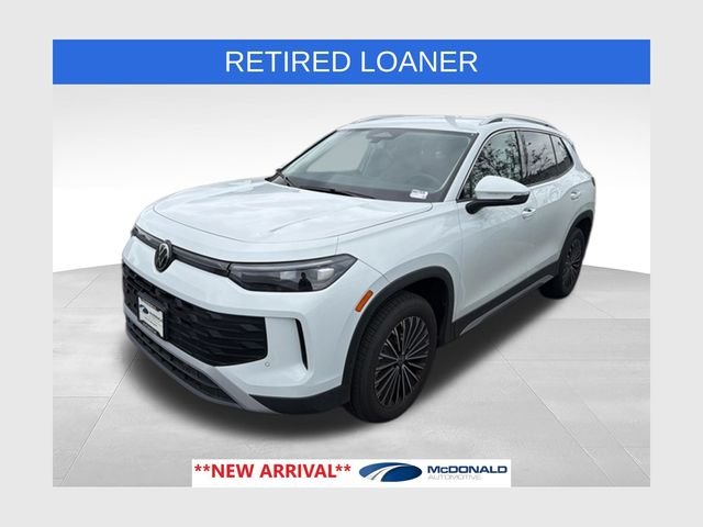Used 2025 White/off-white Volkswagen 2.0T S image 1