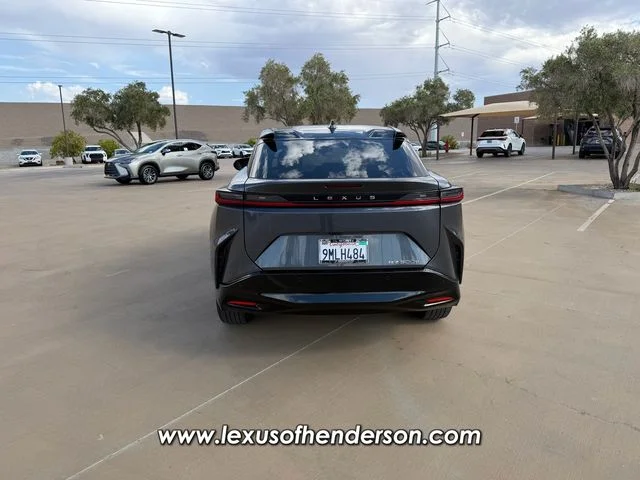 Certified Used 2024 Gray Lexus 300e Premium image 5