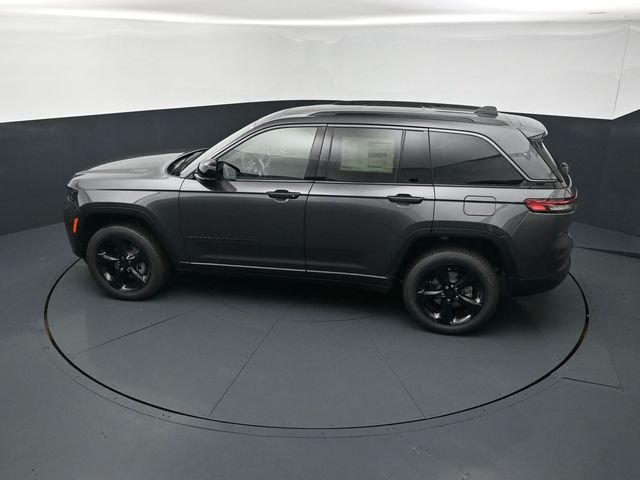 New 2026 Baltic Gray Metallic Clear-Coat Exterior Paint Jeep Limited image 15