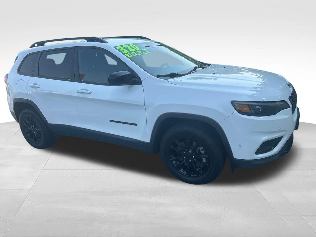 Used 2023 White Jeep Altitude image 34