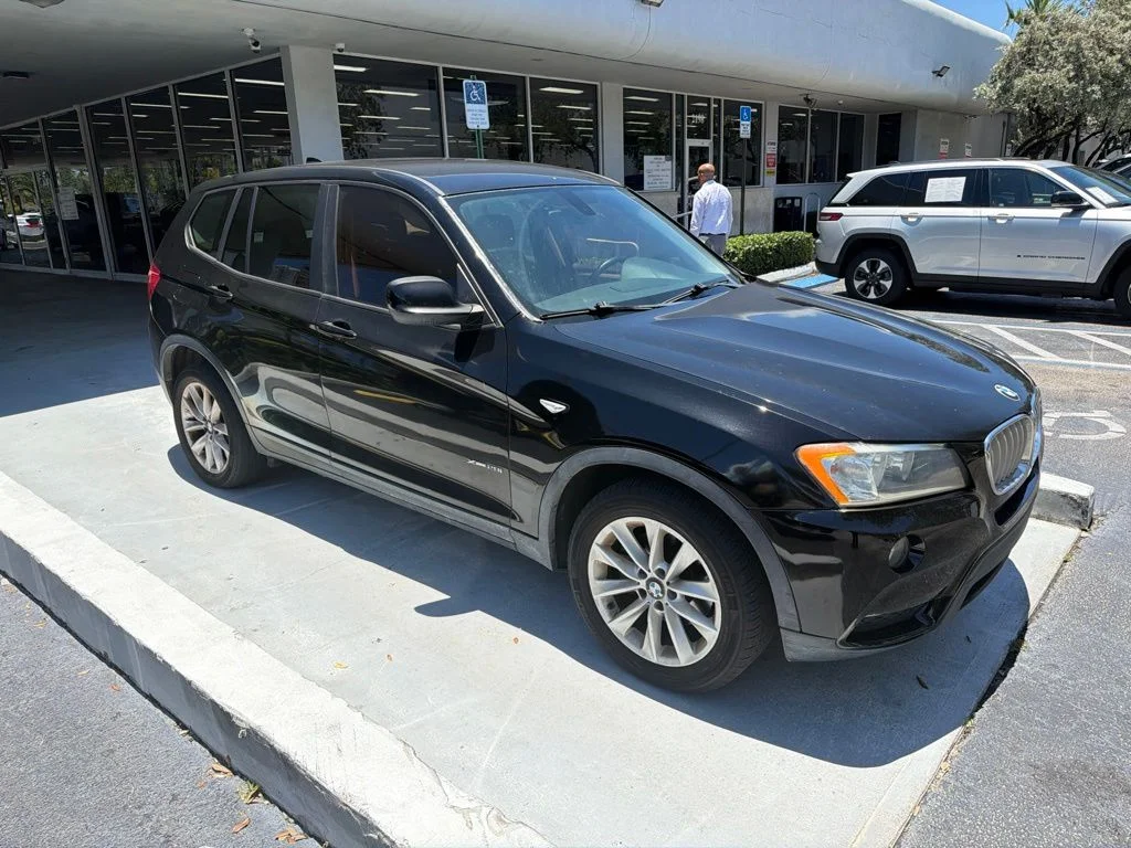Used 2014 Black BMW xDrive28i image 3