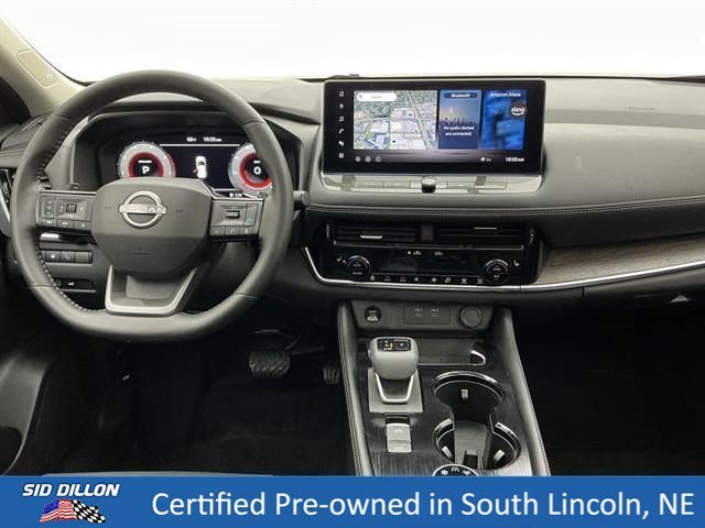 Used 2025 Champagne Silver Metallic/Super Black Nissan Platinum image 20