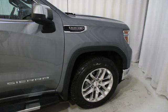 Used 2022 Gray GMC SLT image 37