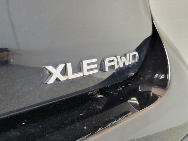 Used 2020 Black Toyota XLE image 29