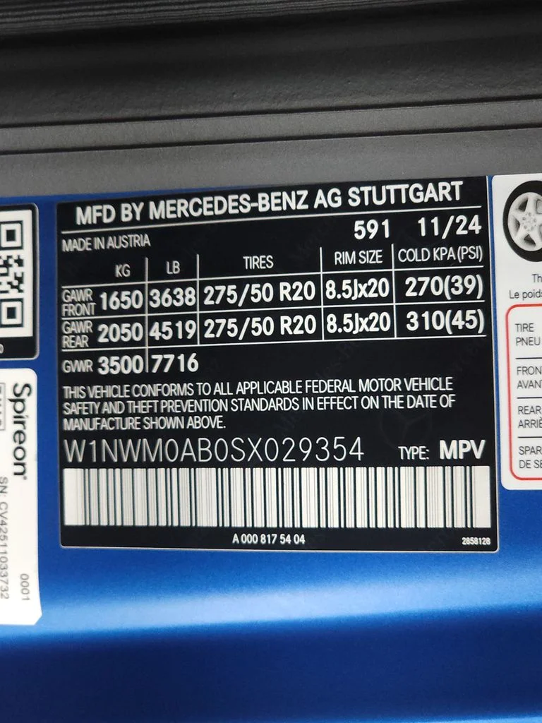 Used 2025 MANUFAKTUR South Sea Blue Magno Mercedes-Benz G 580 image 39