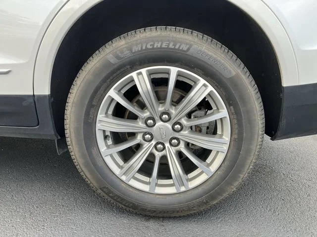 Used 2017 White Cadillac Luxury AWD image 32