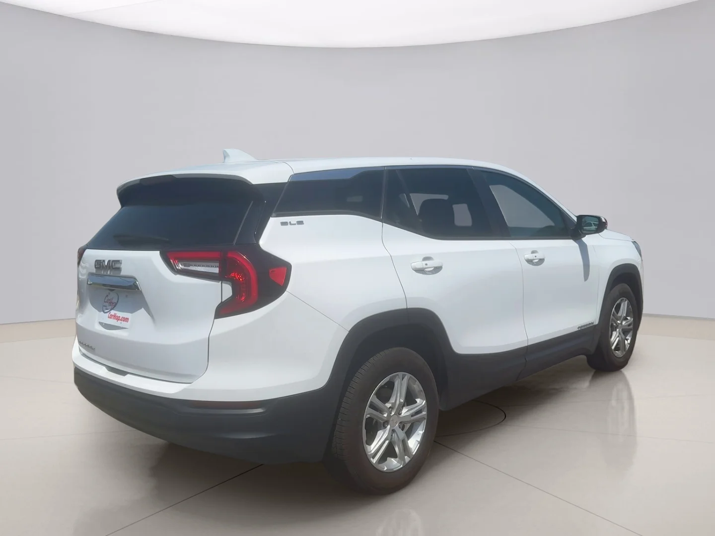Used 2023 White Gmc SLE image 5