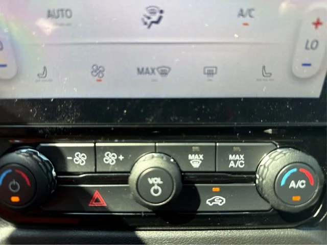 New 2026 Shadow Black Ford XLT image 31