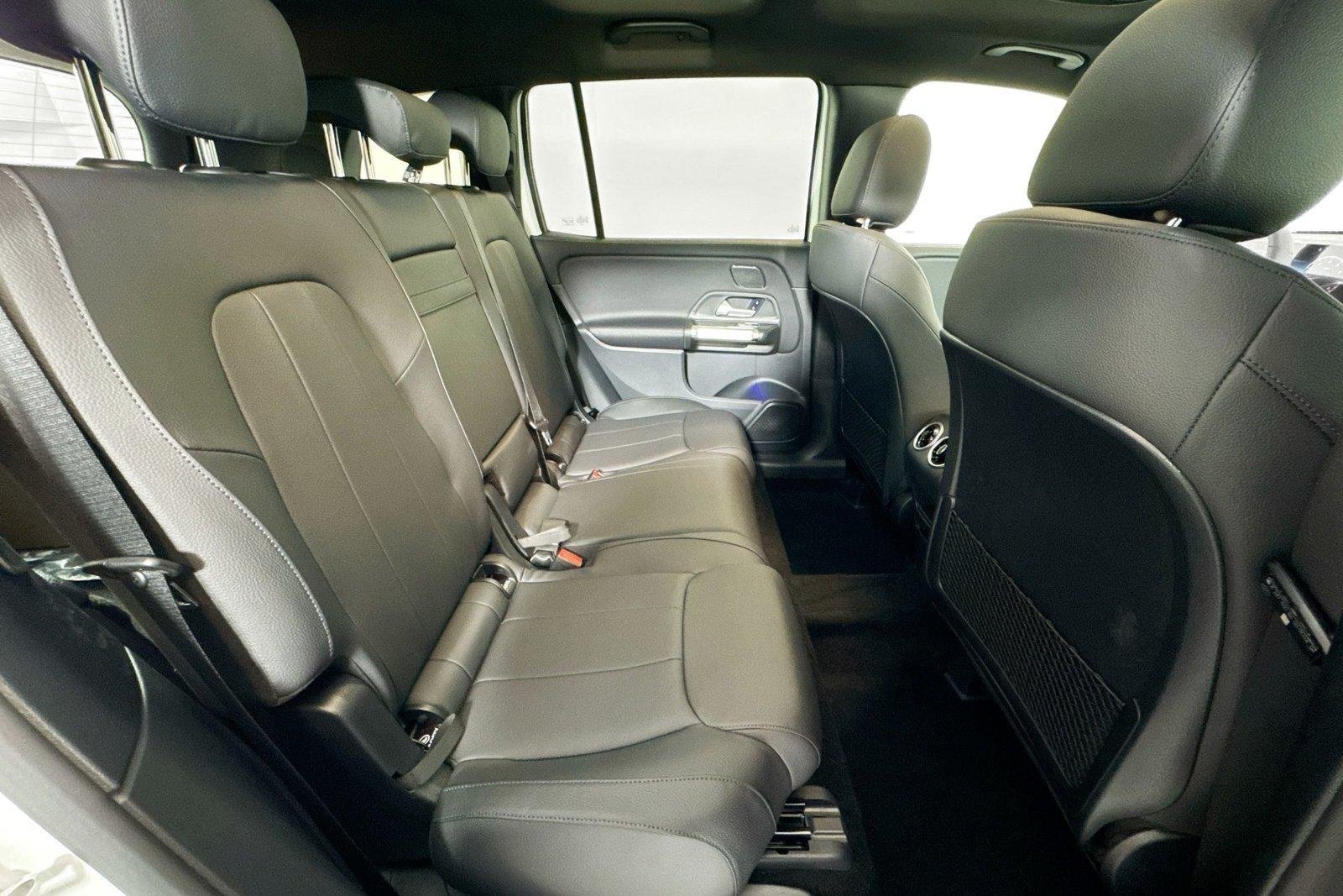 New 2026 Polar White Mercedes-Benz GLB 250 image 25