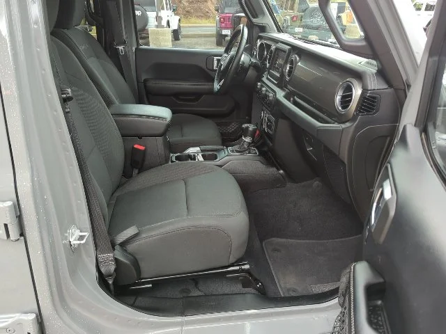 Used 2018 Gray Jeep Unlimited Sahara image 18